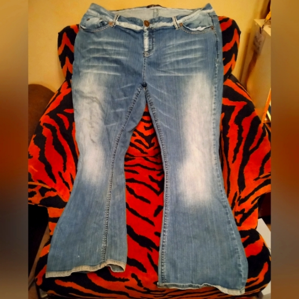 YMI FLARE SIZE 20